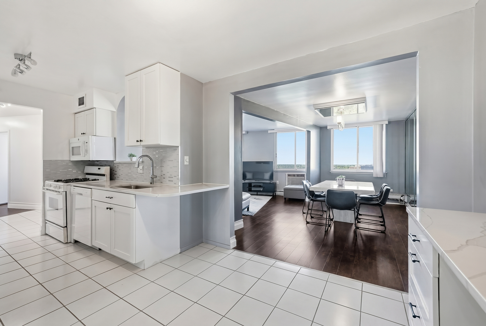 Oak Brook, IL 60523