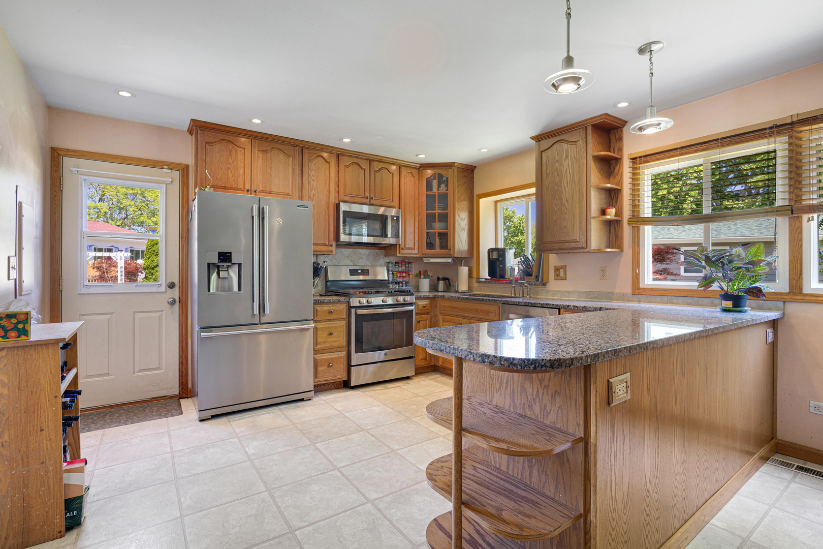 652 Cherry Valley Road, Vernon Hills, IL 60061