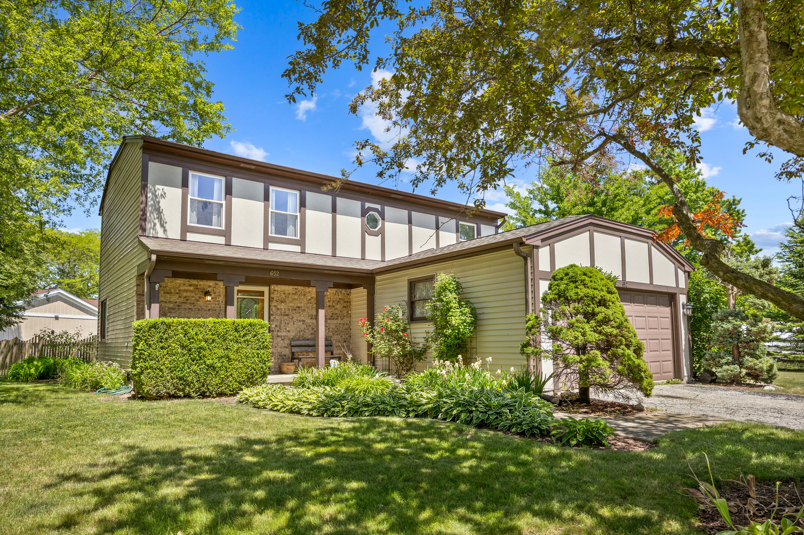 652 Cherry Valley Road, Vernon Hills, IL 60061