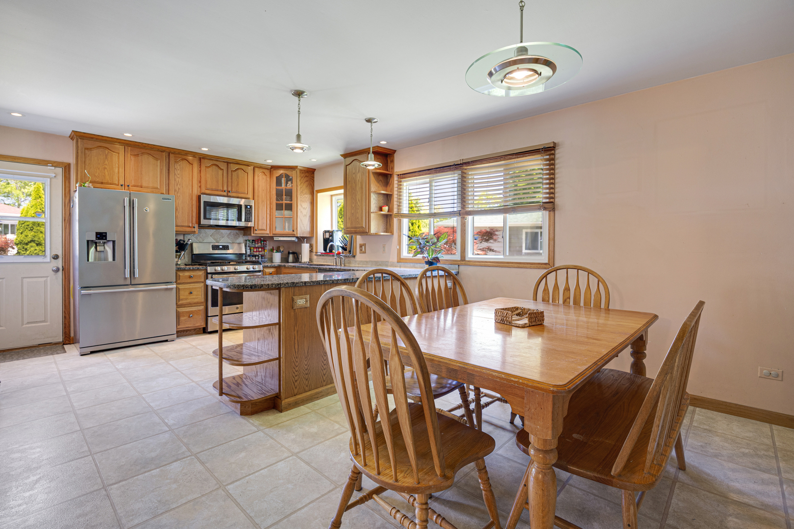 652 Cherry Valley Road, Vernon Hills, IL 60061