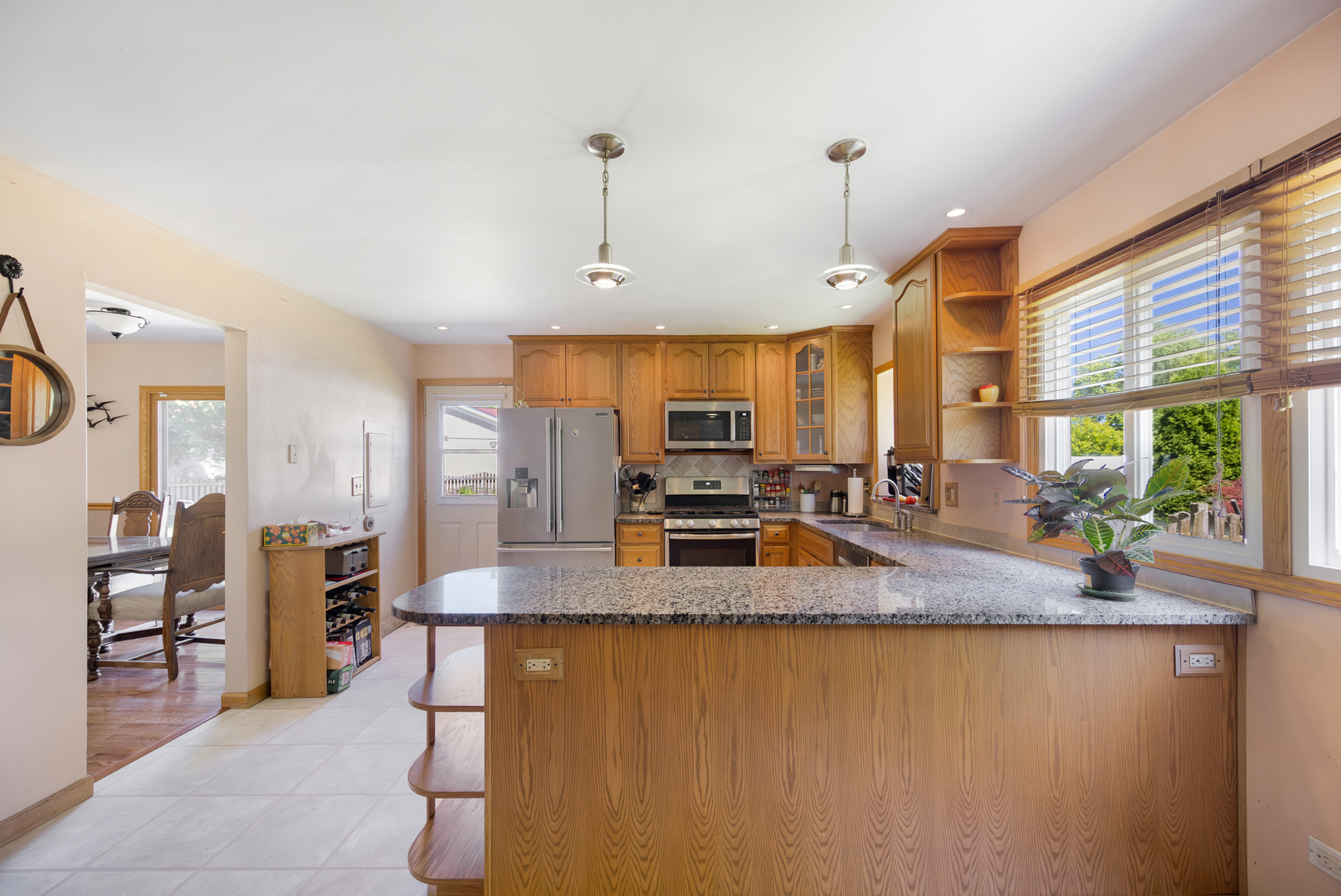 652 Cherry Valley Road, Vernon Hills, IL 60061