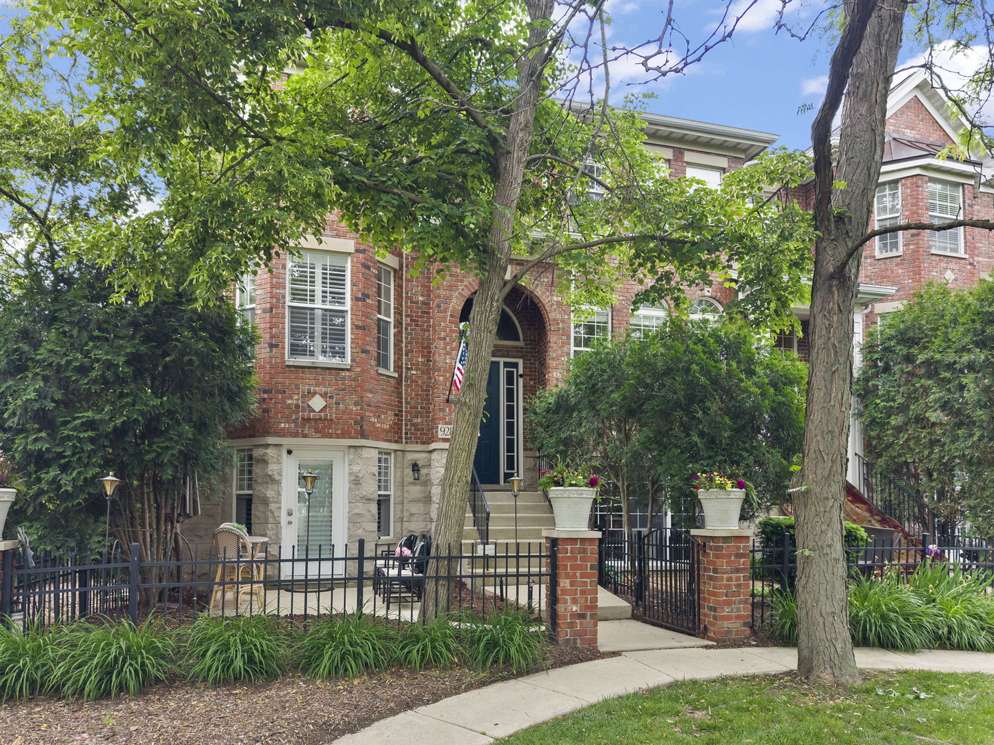 928 Shandrew Drive #928, Naperville, IL 60540