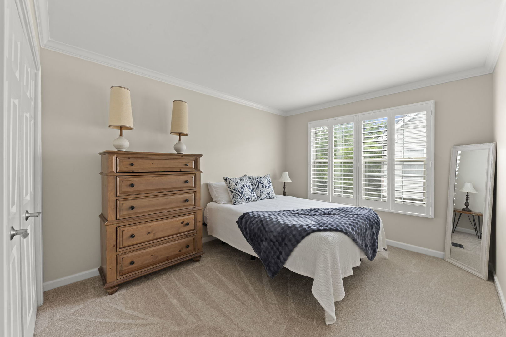 928 Shandrew Drive #928, Naperville, IL 60540