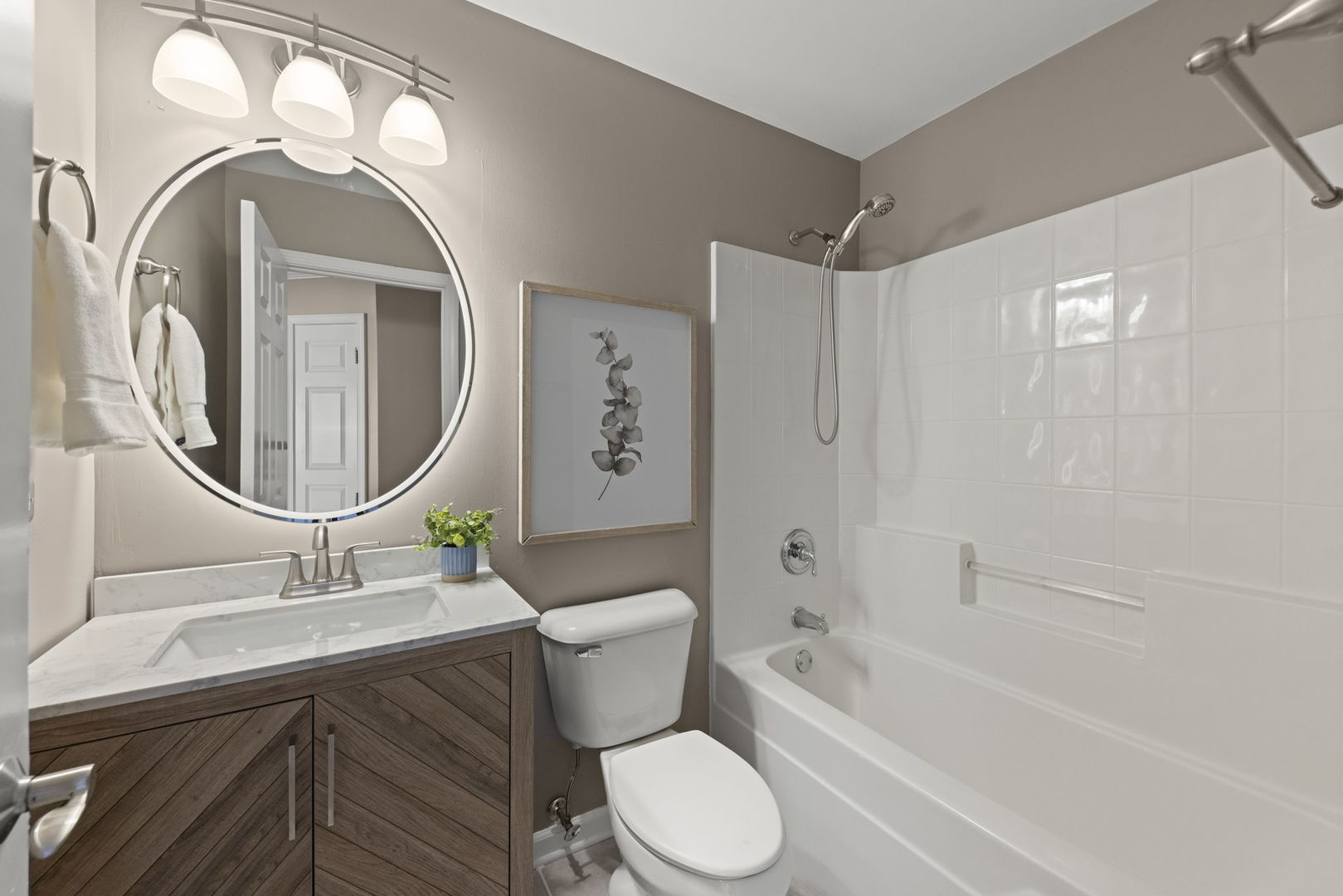 928 Shandrew Drive #928, Naperville, IL 60540