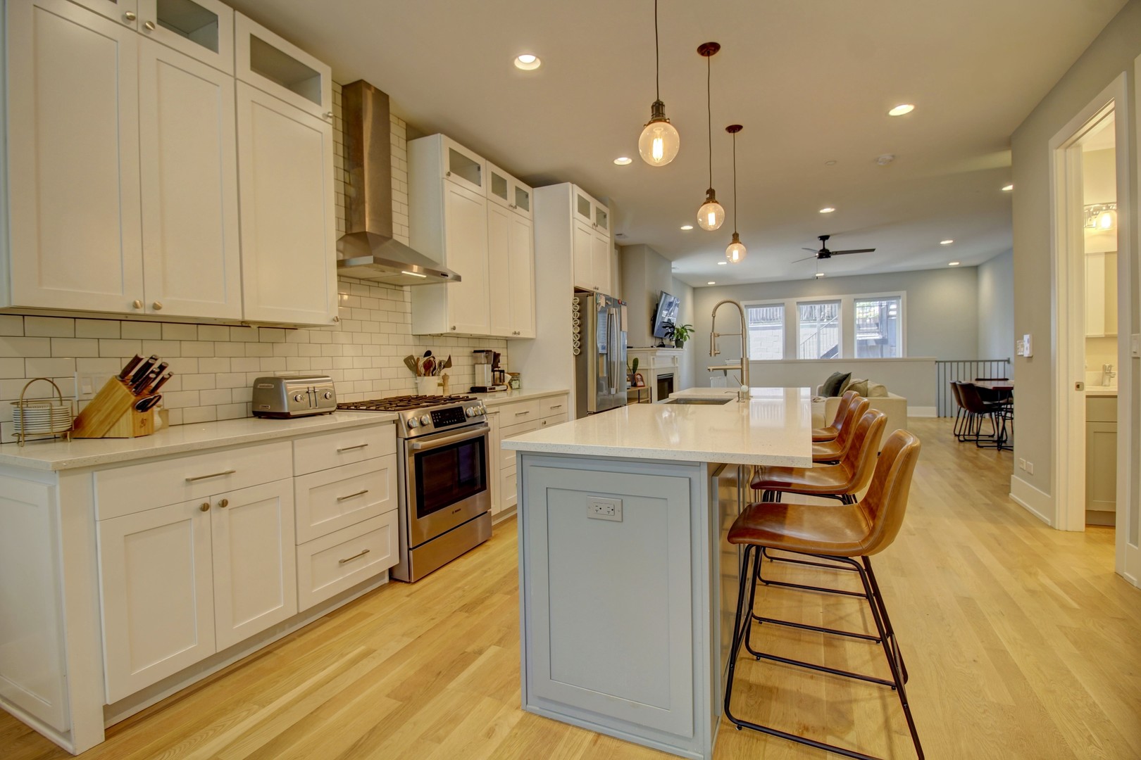 2438 N Western Avenue #1, Chicago, IL 60647