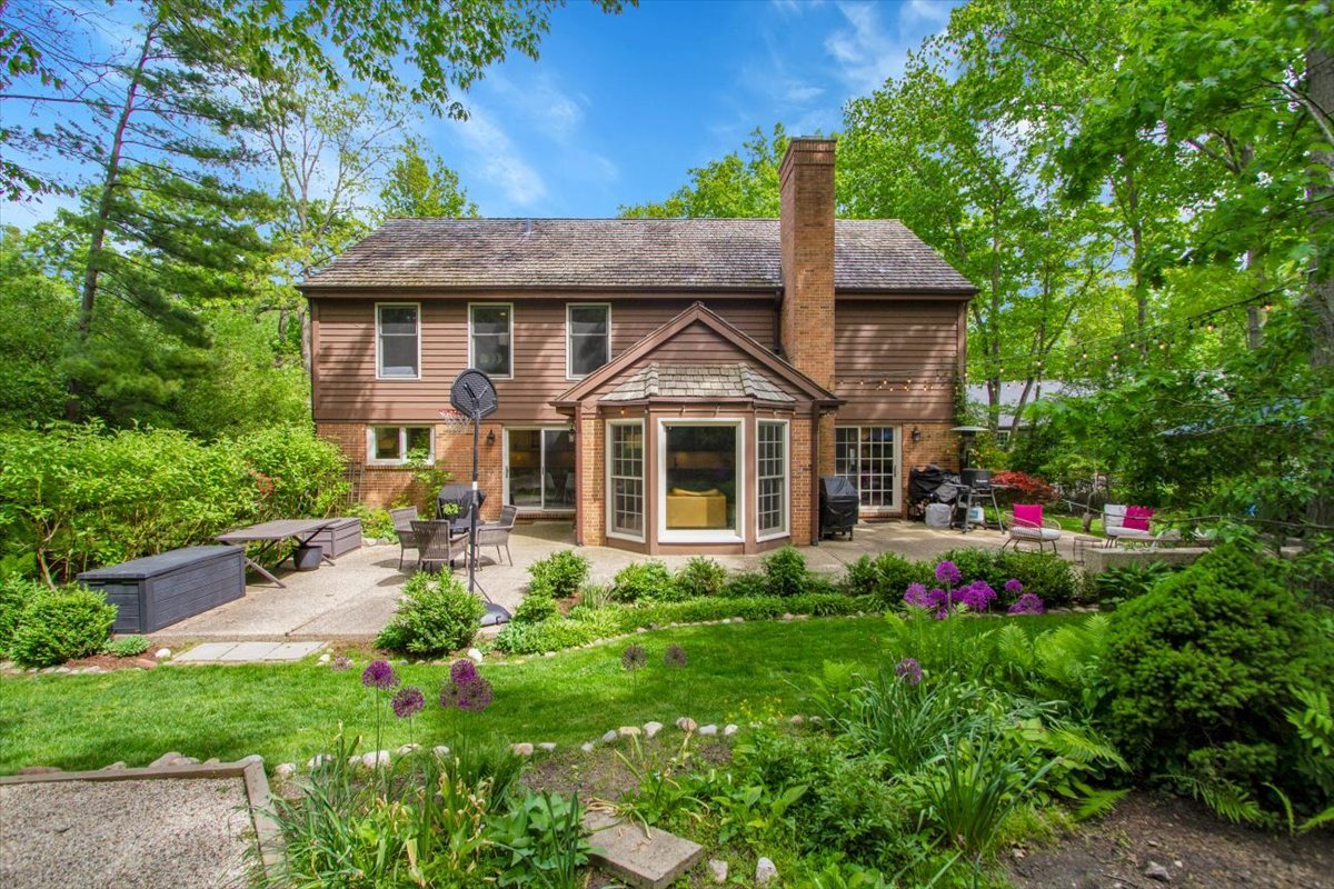 850 Carlyle Circle, Lake Bluff, IL 60044