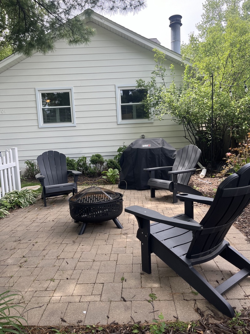 701 Edison Street, Geneva, IL 60134