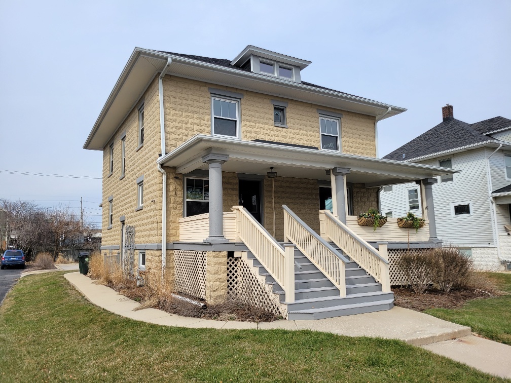 117 W Willow Avenue, Wheaton, IL 60187