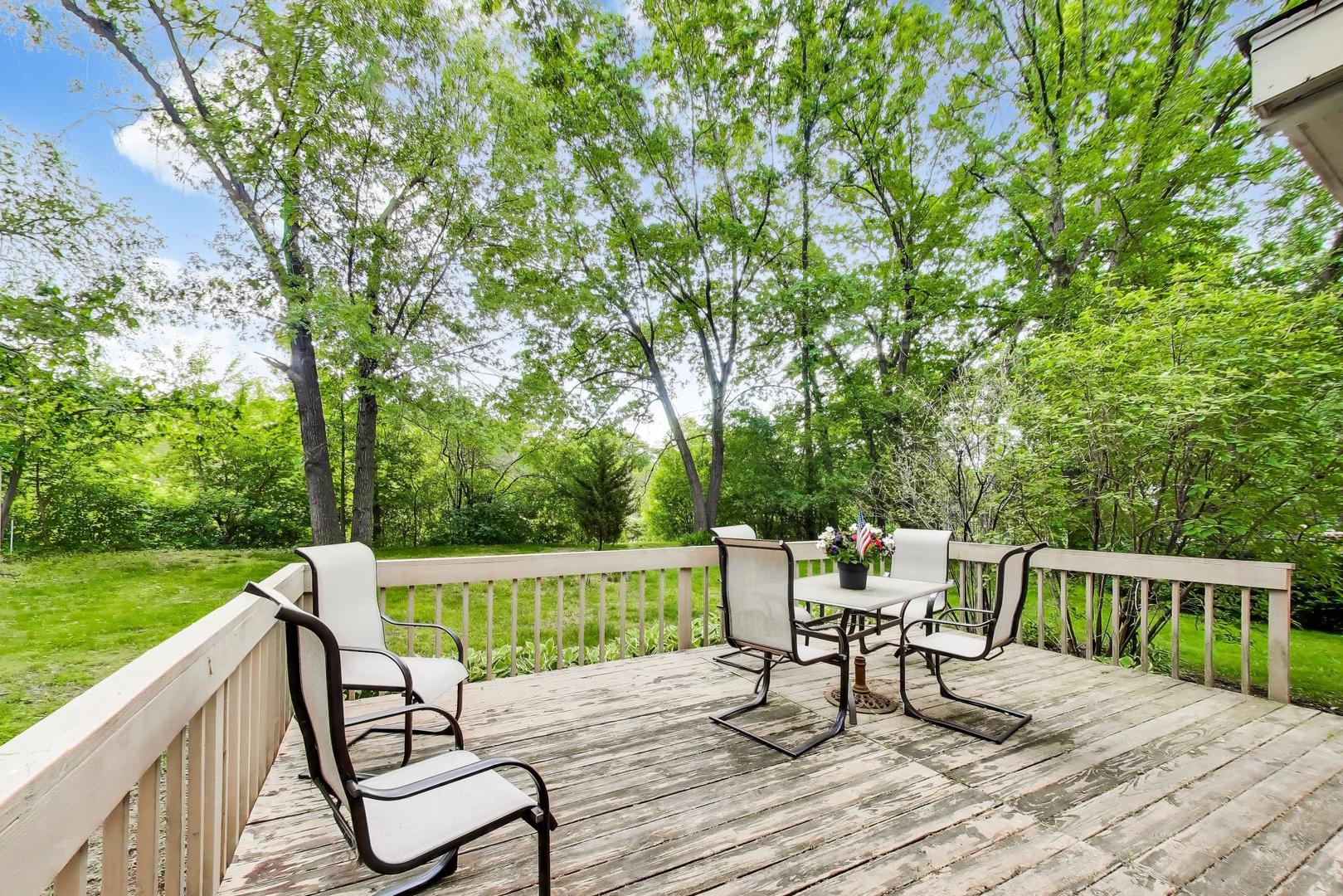 1281 Banbury Road, Mundelein, IL 60060