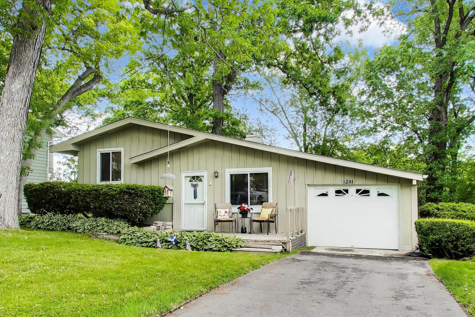 1281 Banbury Road, Mundelein, IL 60060