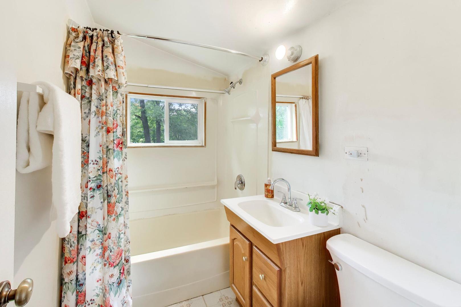1281 Banbury Road, Mundelein, IL 60060