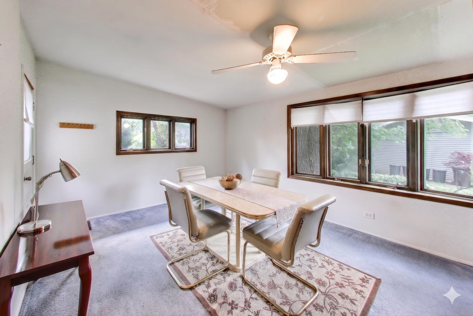 1281 Banbury Road, Mundelein, IL 60060
