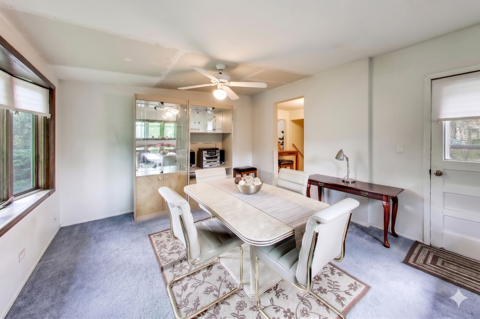 1281 Banbury Road, Mundelein, IL 60060