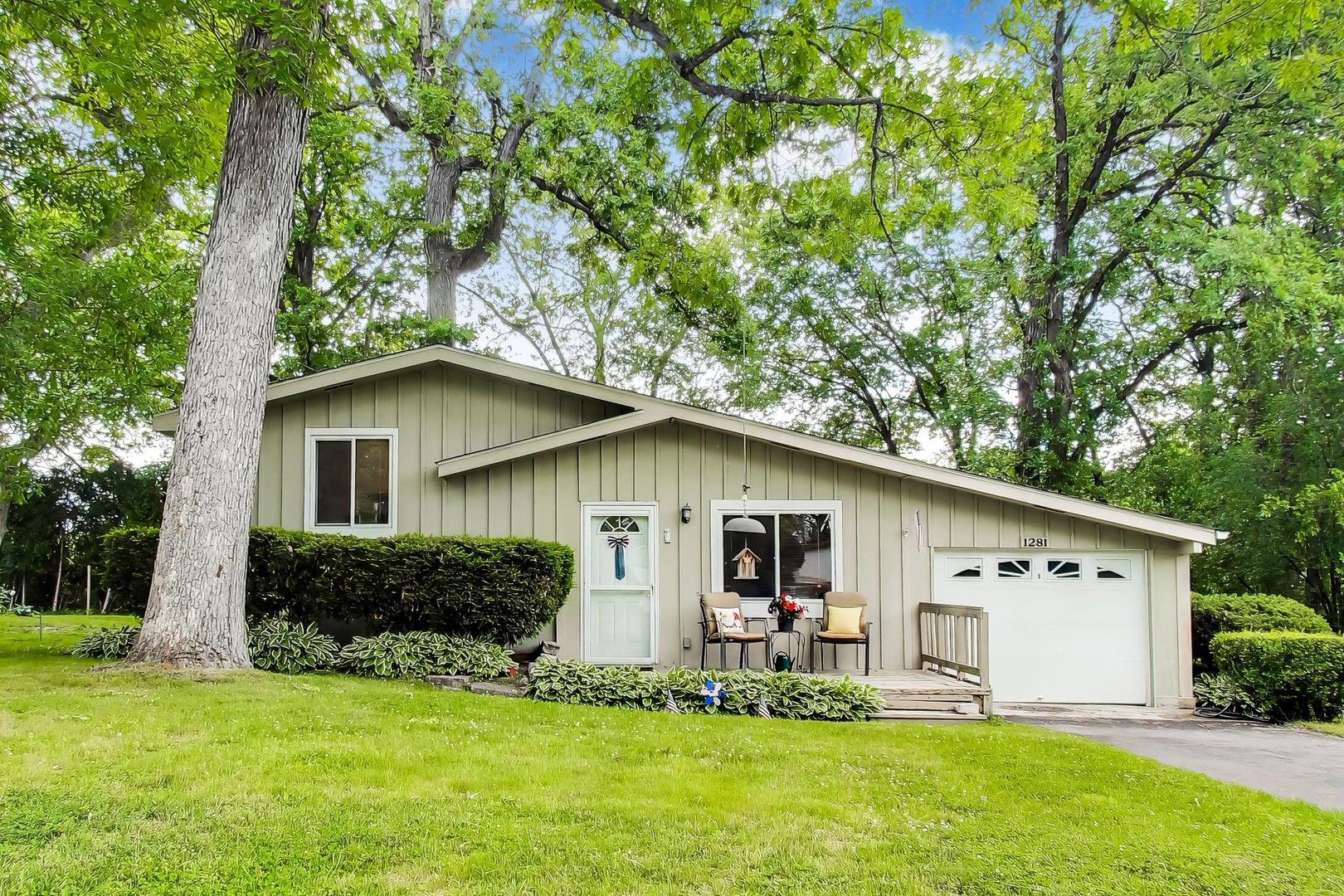 1281 Banbury Road, Mundelein, IL 60060
