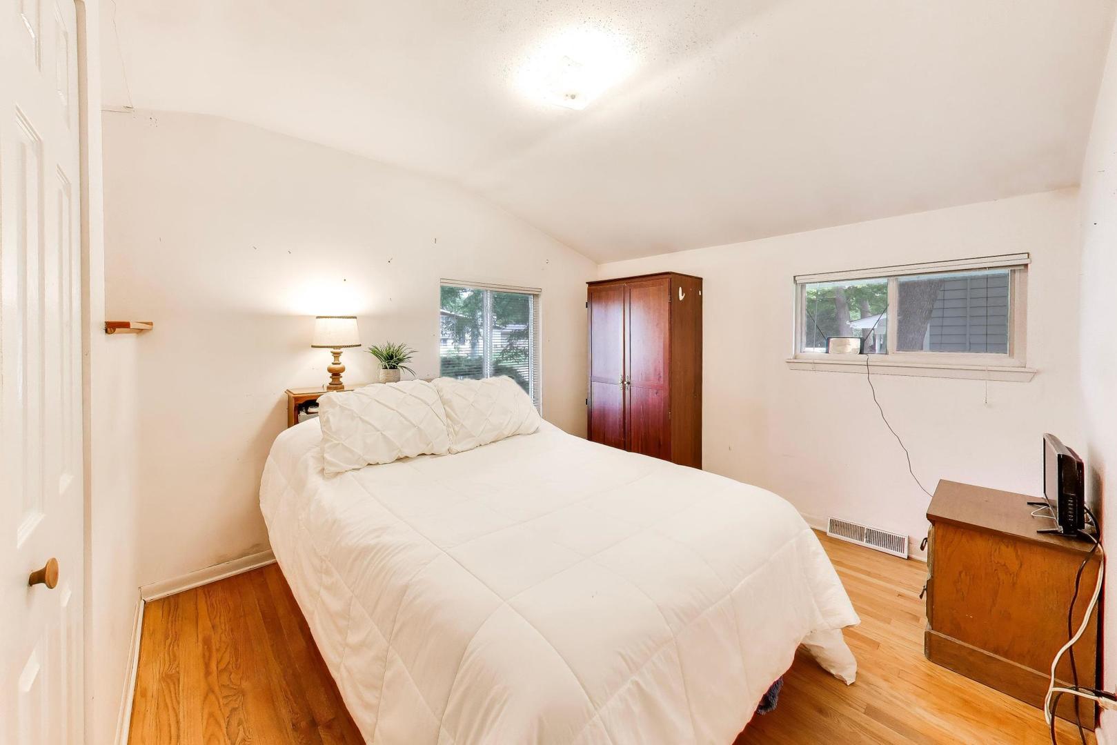 1281 Banbury Road, Mundelein, IL 60060