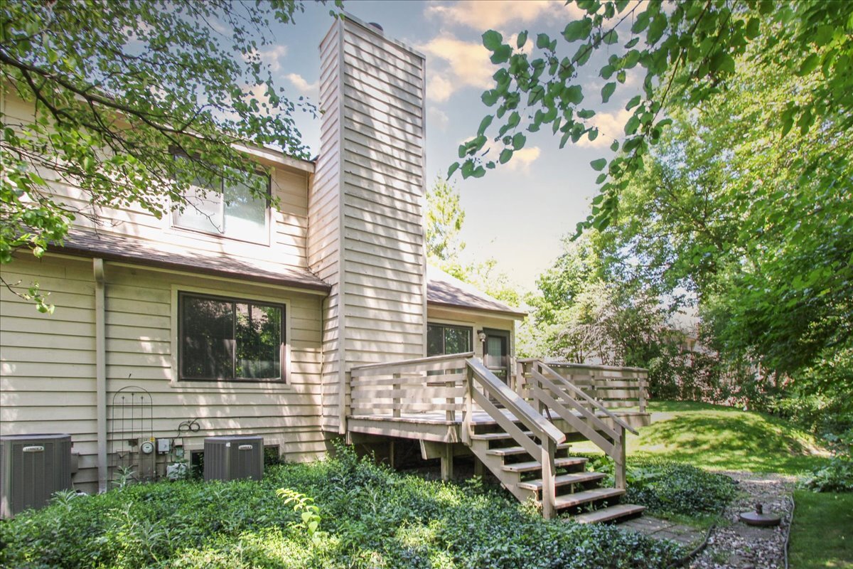 1512 Kirkwood Drive, Geneva, IL 60134