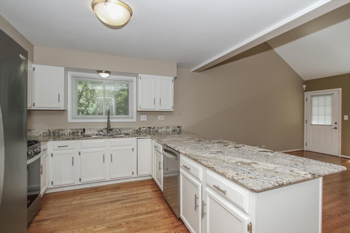 1512 Kirkwood Drive, Geneva, IL 60134
