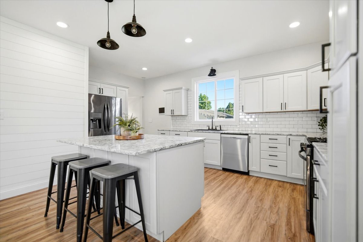 204 E Third Street, El Paso, IL 61738