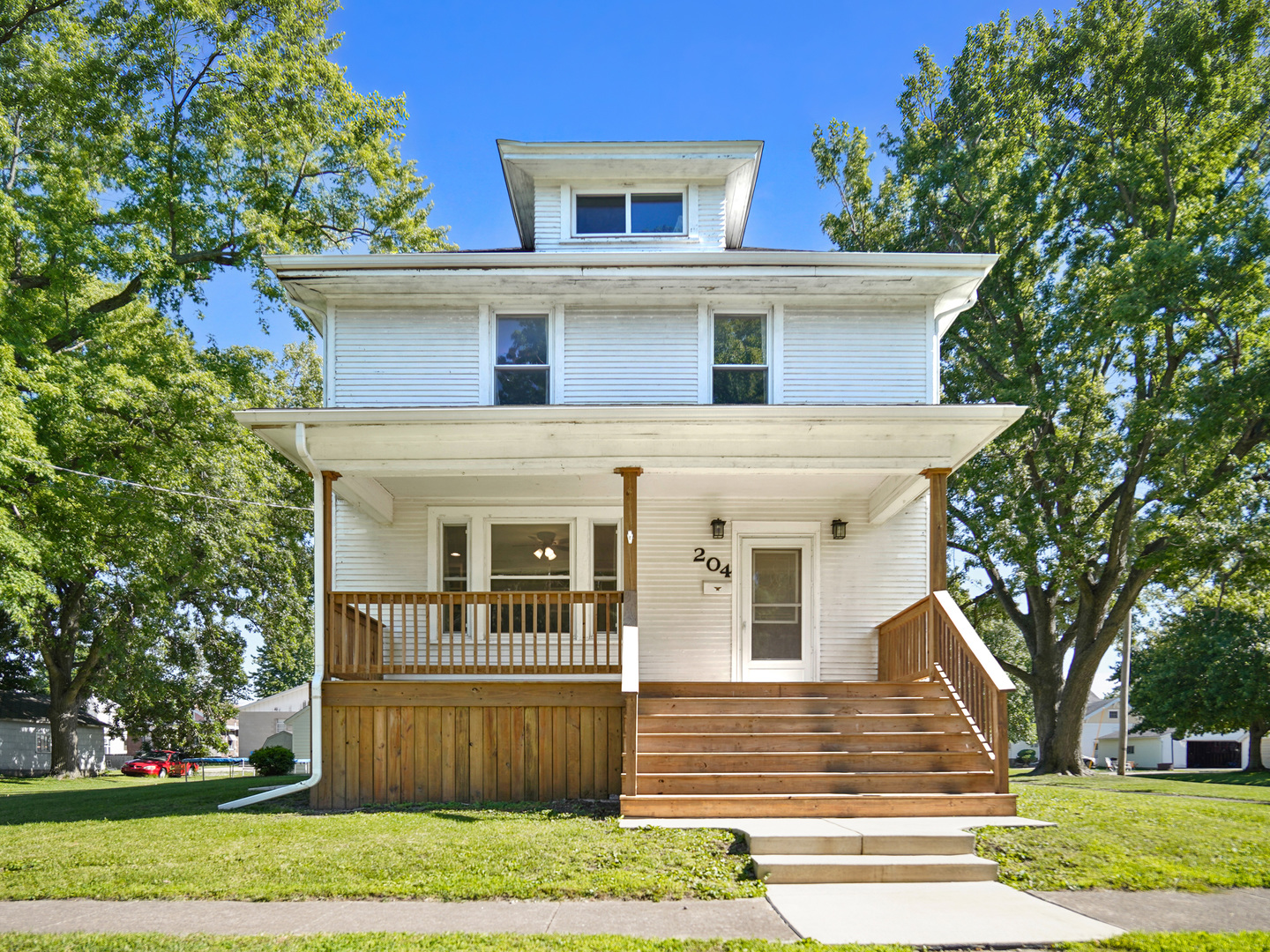 204 E Third Street, El Paso, IL 61738