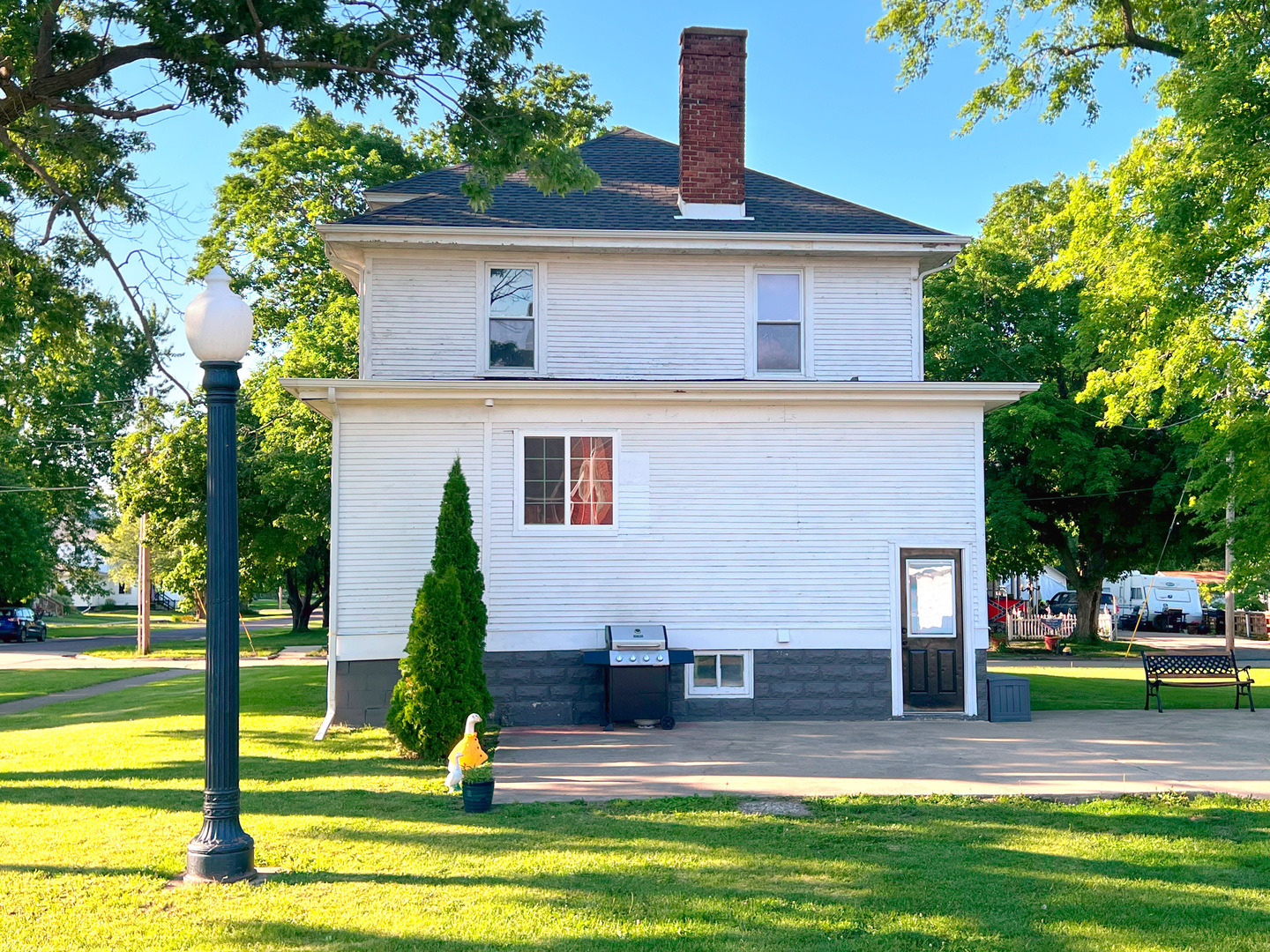 204 E Third Street, El Paso, IL 61738