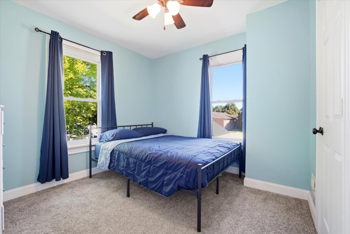 204 E Third Street, El Paso, IL 61738