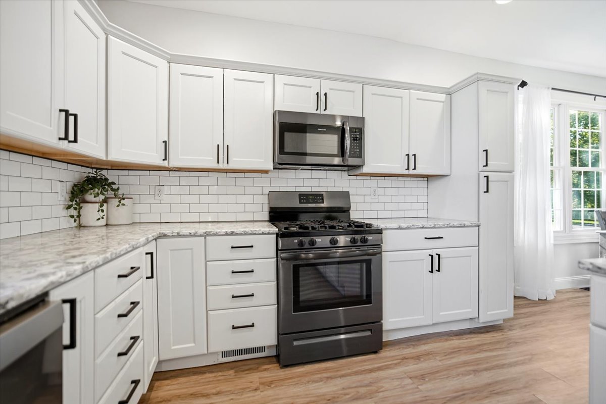 204 E Third Street, El Paso, IL 61738