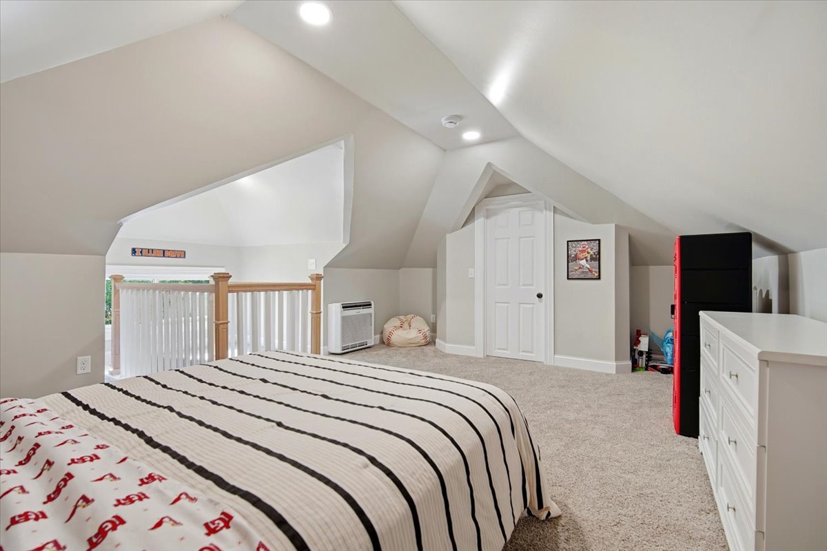 204 E Third Street, El Paso, IL 61738