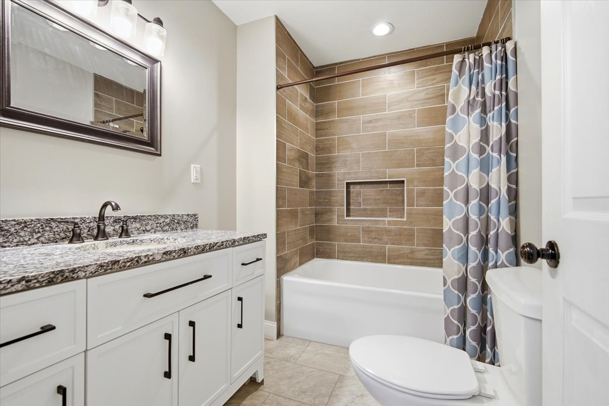 204 E Third Street, El Paso, IL 61738