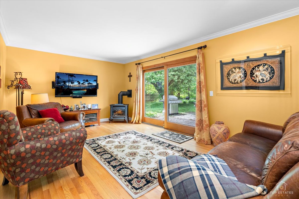 4 Waterbury Court, Lake Zurich, IL 60047