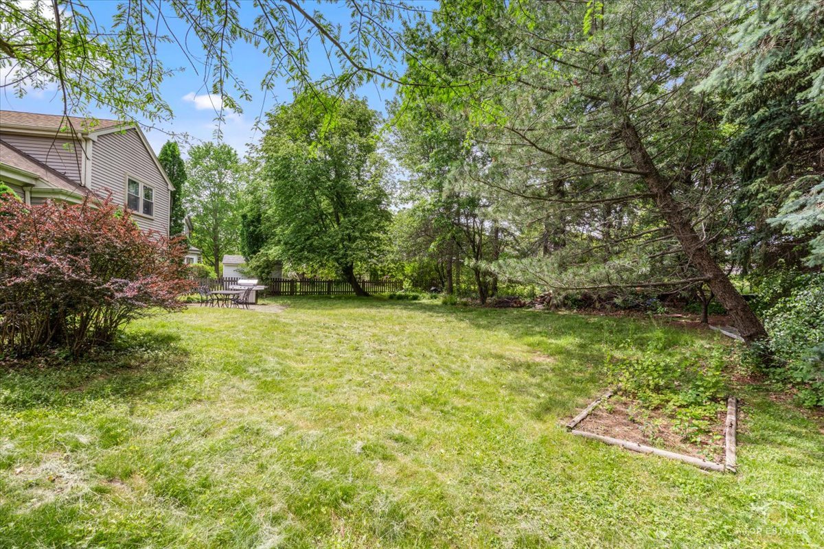 4 Waterbury Court, Lake Zurich, IL 60047