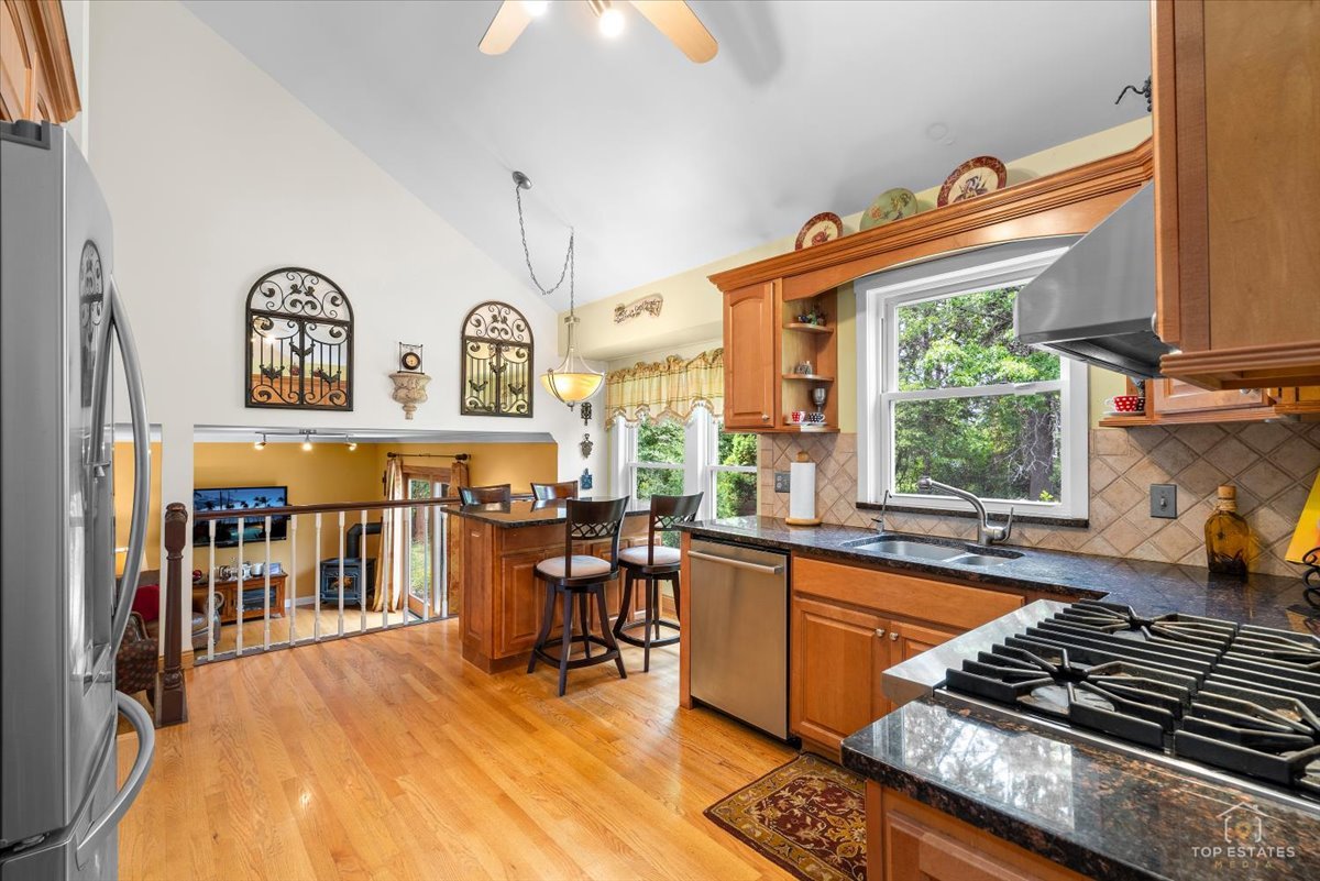 4 Waterbury Court, Lake Zurich, IL 60047