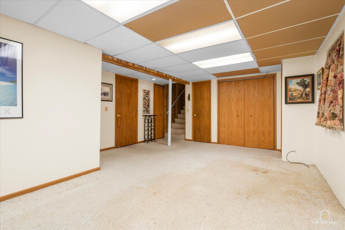 4 Waterbury Court, Lake Zurich, IL 60047