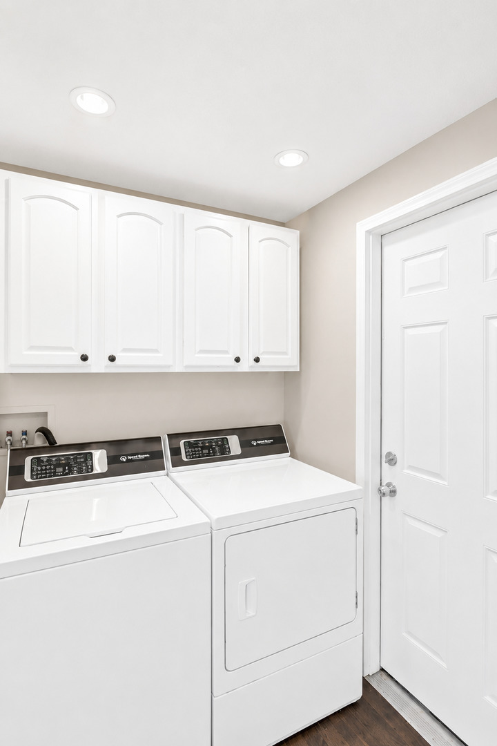 319 S BRAINTREE Drive, Schaumburg, IL 60193