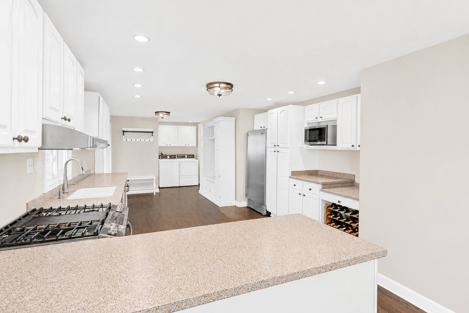 319 S BRAINTREE Drive, Schaumburg, IL 60193