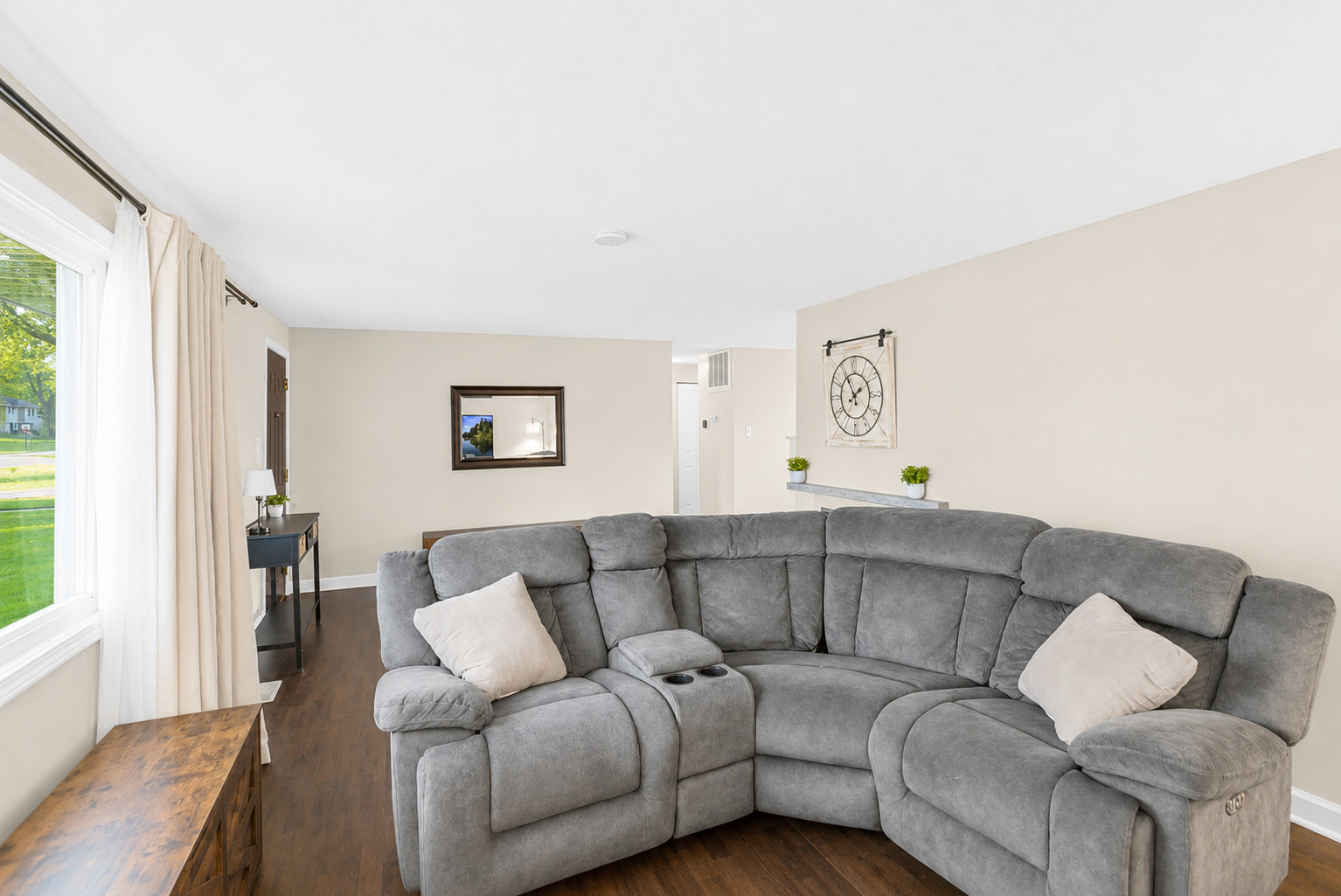 319 S BRAINTREE Drive, Schaumburg, IL 60193