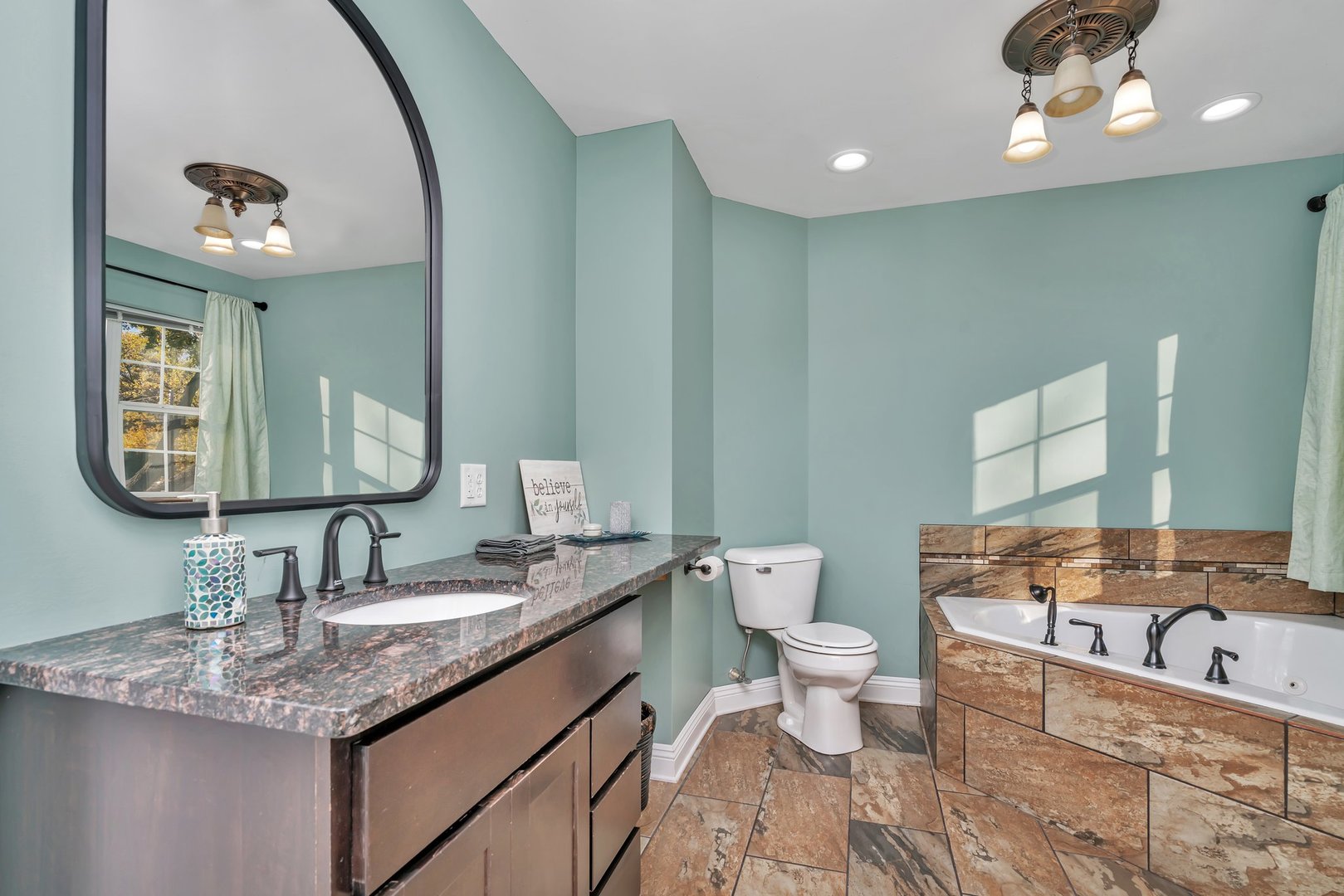100 W 1st Street, Coal City, IL 60416