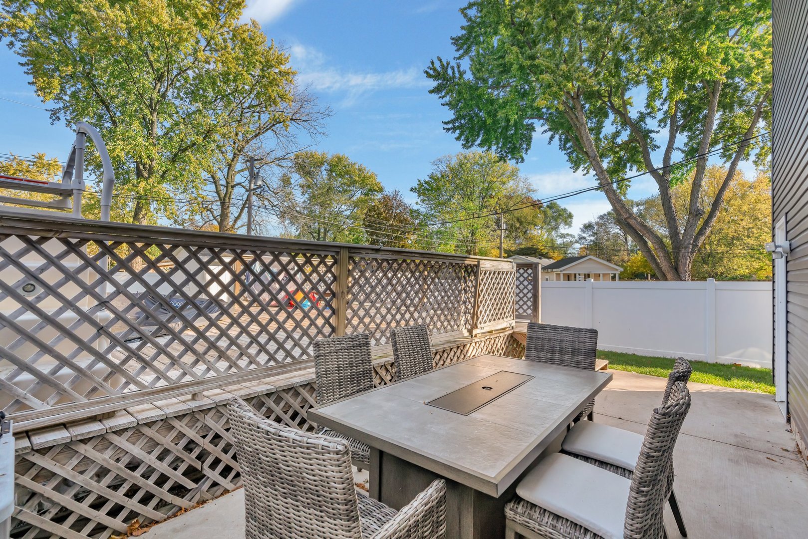 100 W 1st Street, Coal City, IL 60416