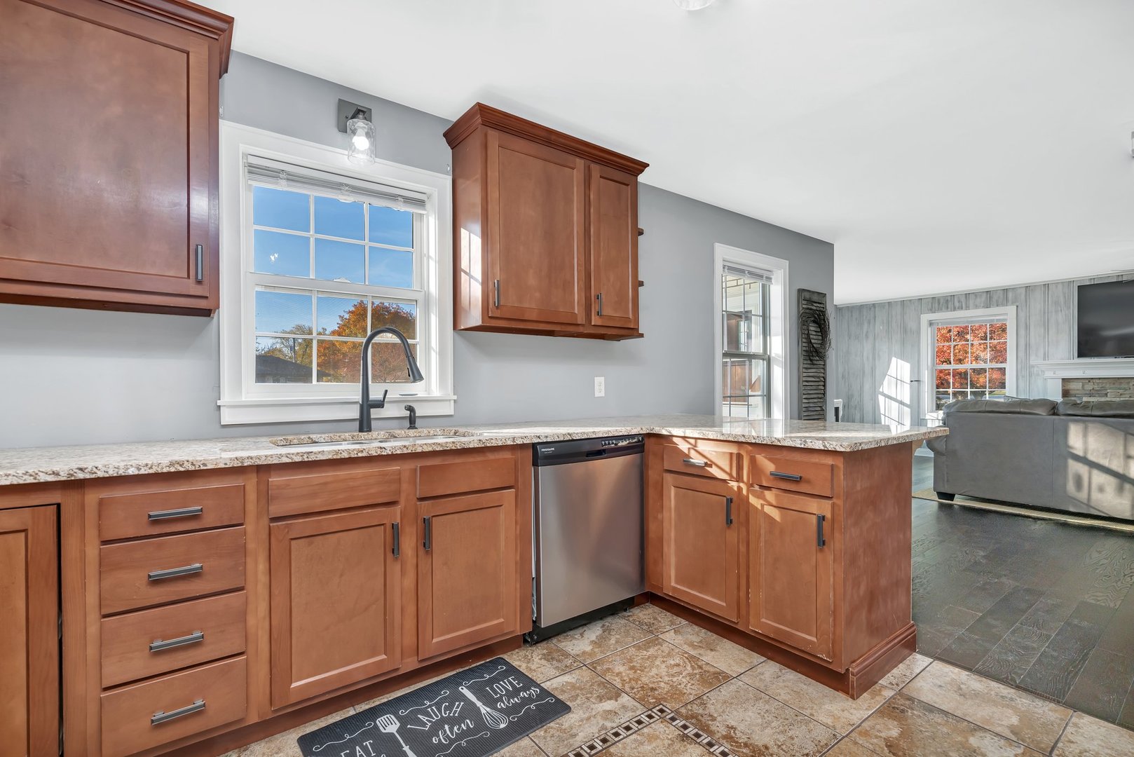 100 W 1st Street, Coal City, IL 60416
