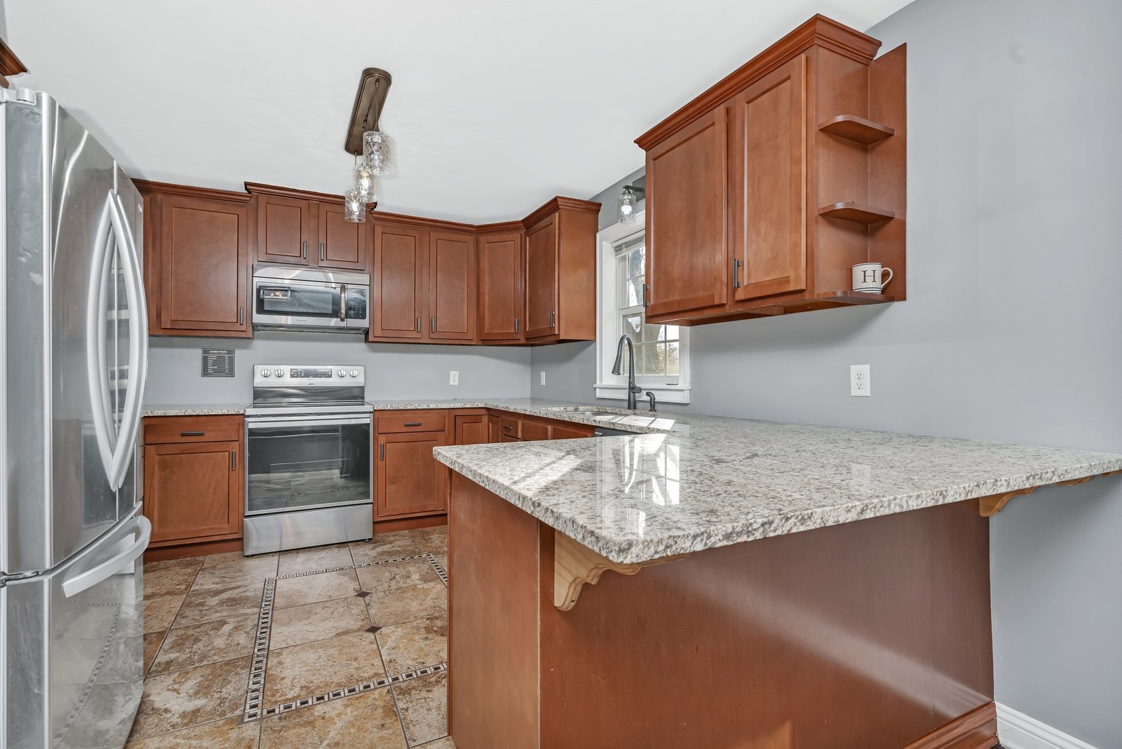 100 W 1st Street, Coal City, IL 60416