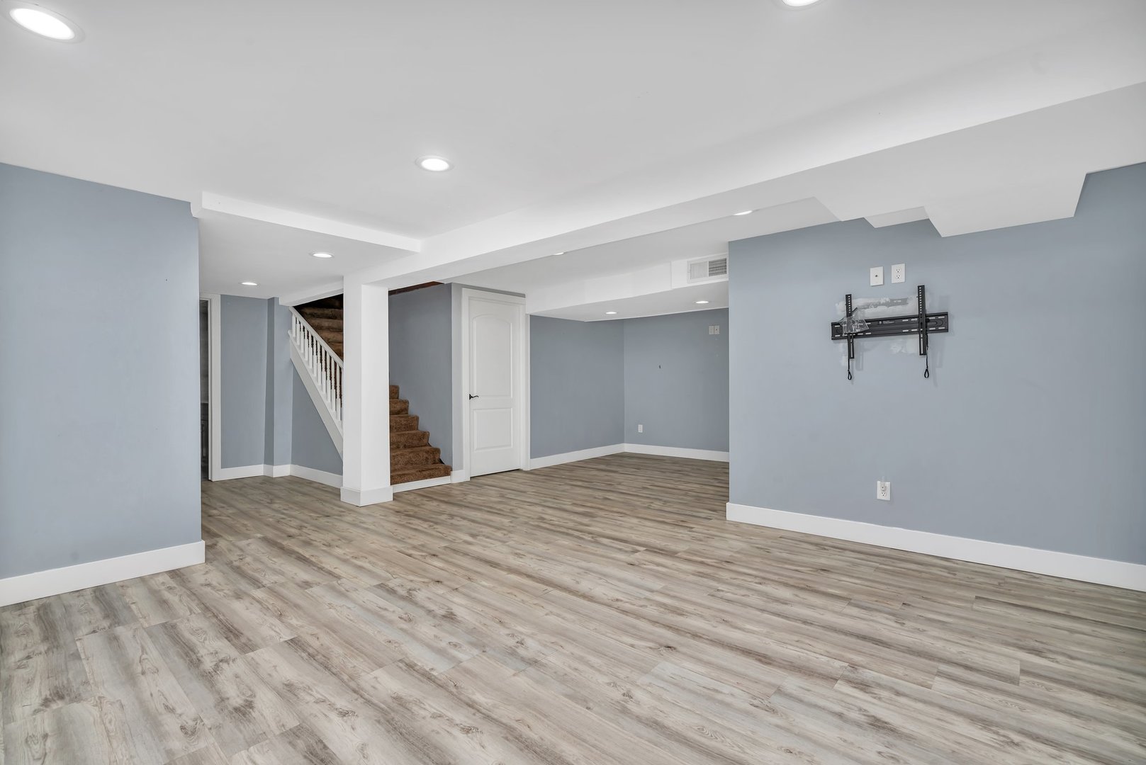 100 W 1st Street, Coal City, IL 60416