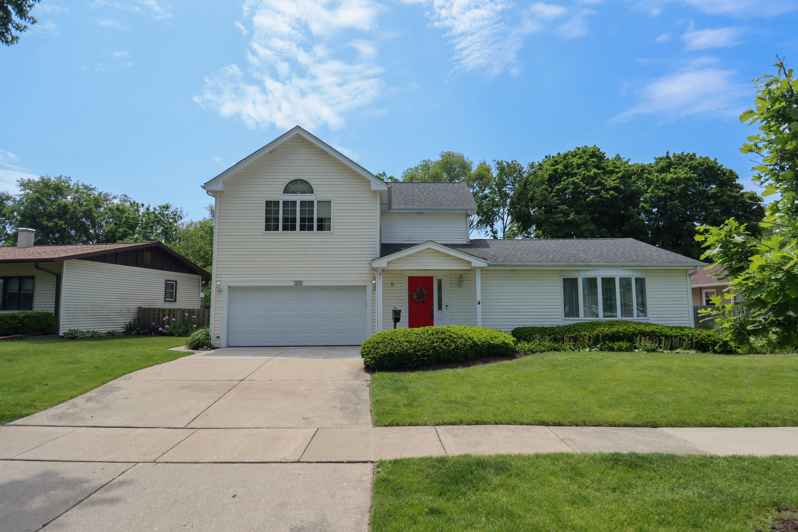 200 Navajo Trail, Buffalo Grove, IL 60089
