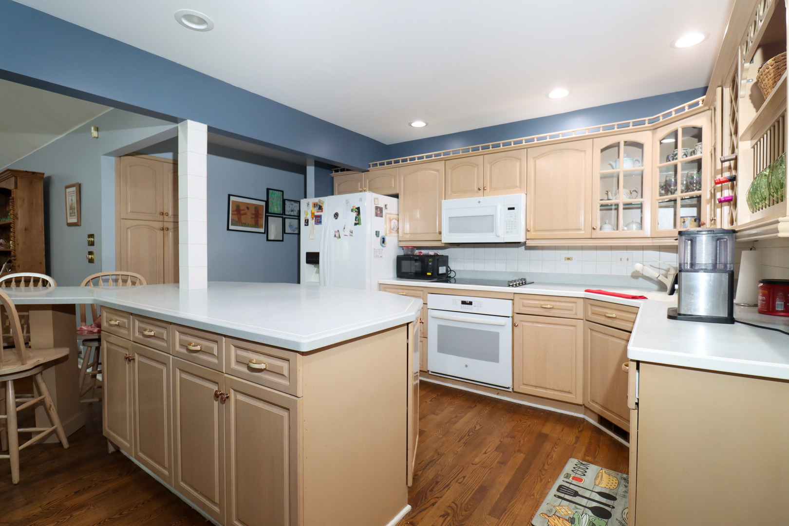 200 Navajo Trail, Buffalo Grove, IL 60089