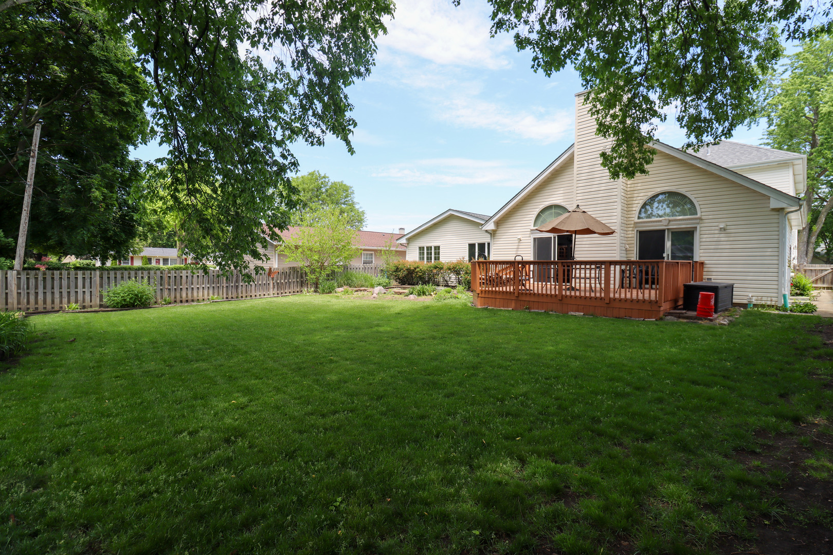200 Navajo Trail, Buffalo Grove, IL 60089
