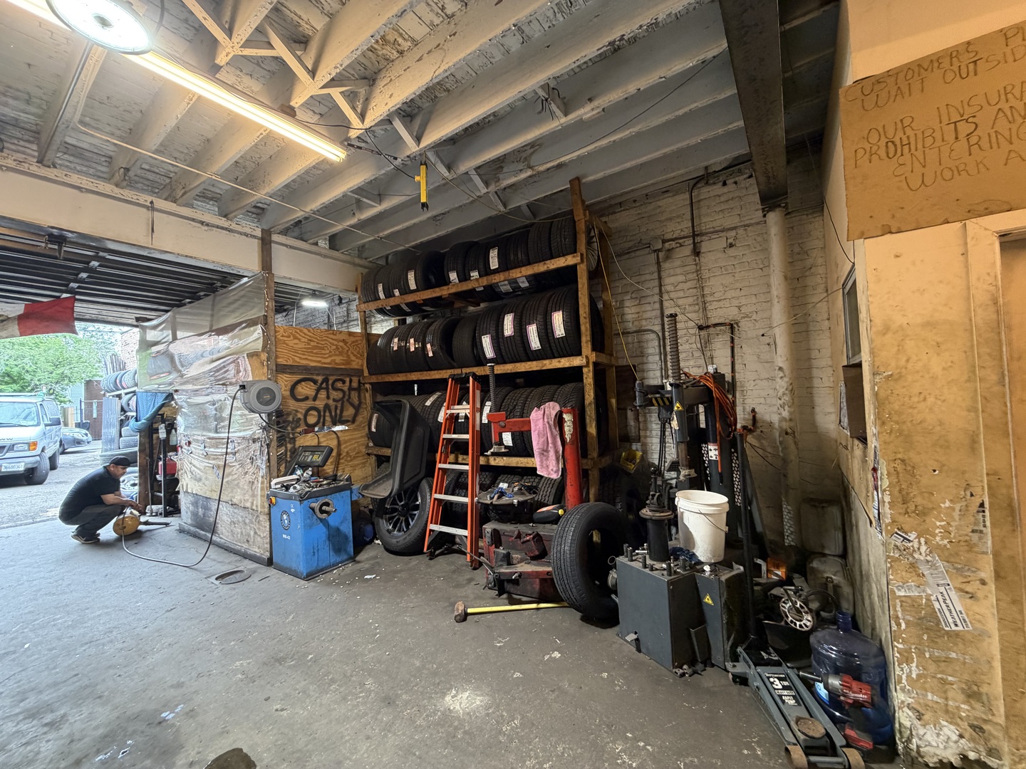 2323 W 18th Street, Chicago, IL 60608