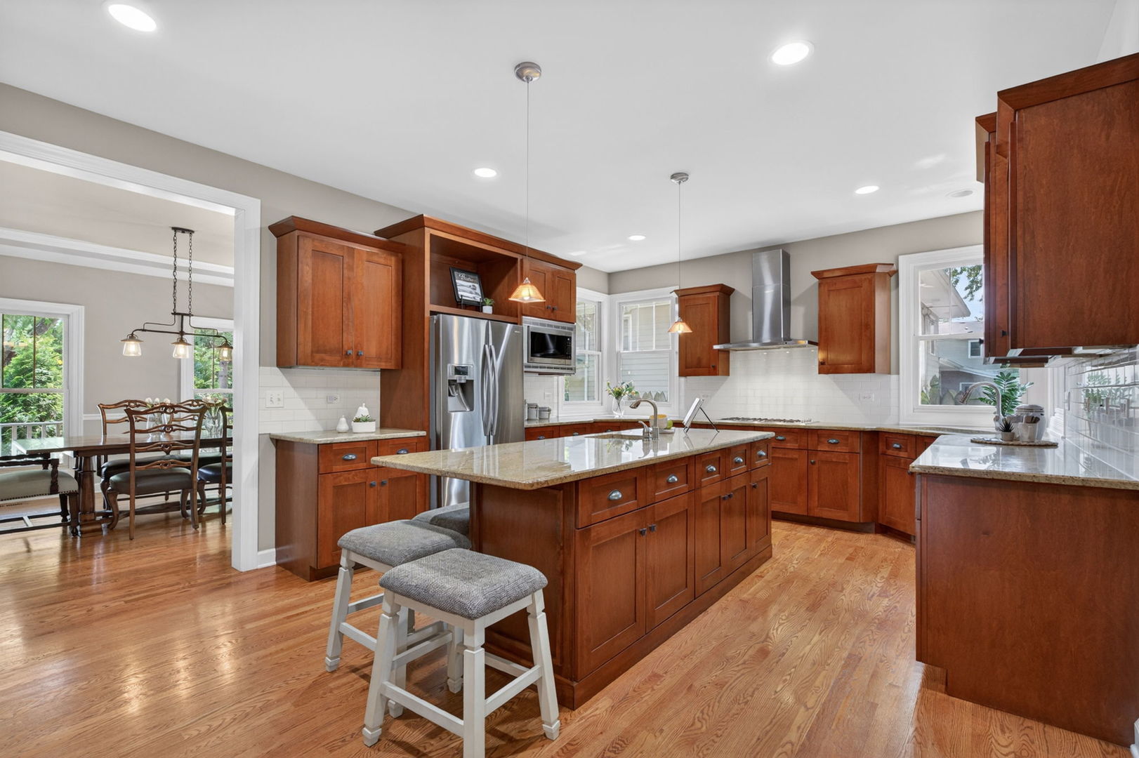 1045 MAGNOLIA Lane, Naperville, IL 60540