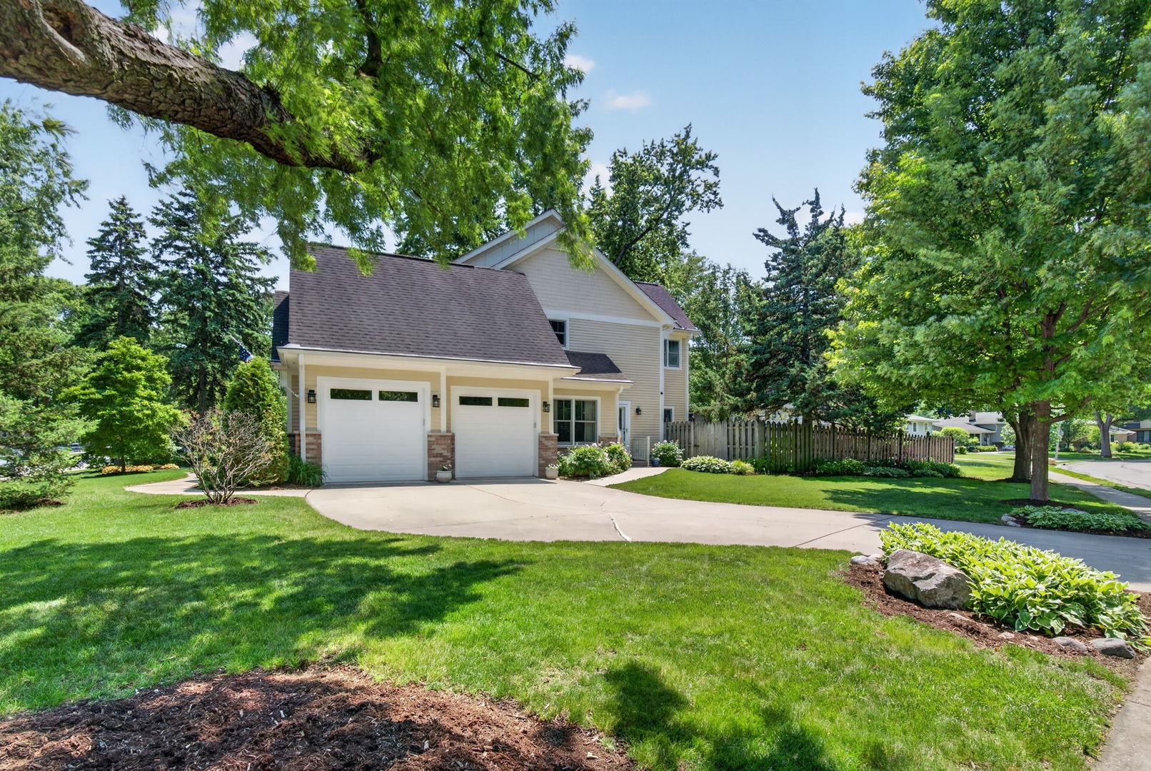1045 MAGNOLIA Lane, Naperville, IL 60540