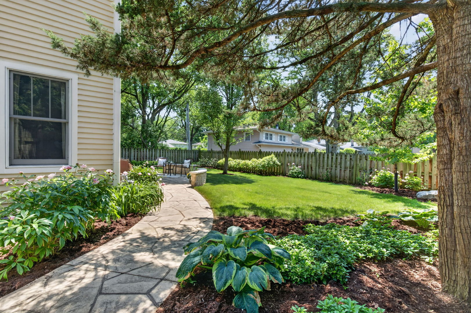 1045 MAGNOLIA Lane, Naperville, IL 60540