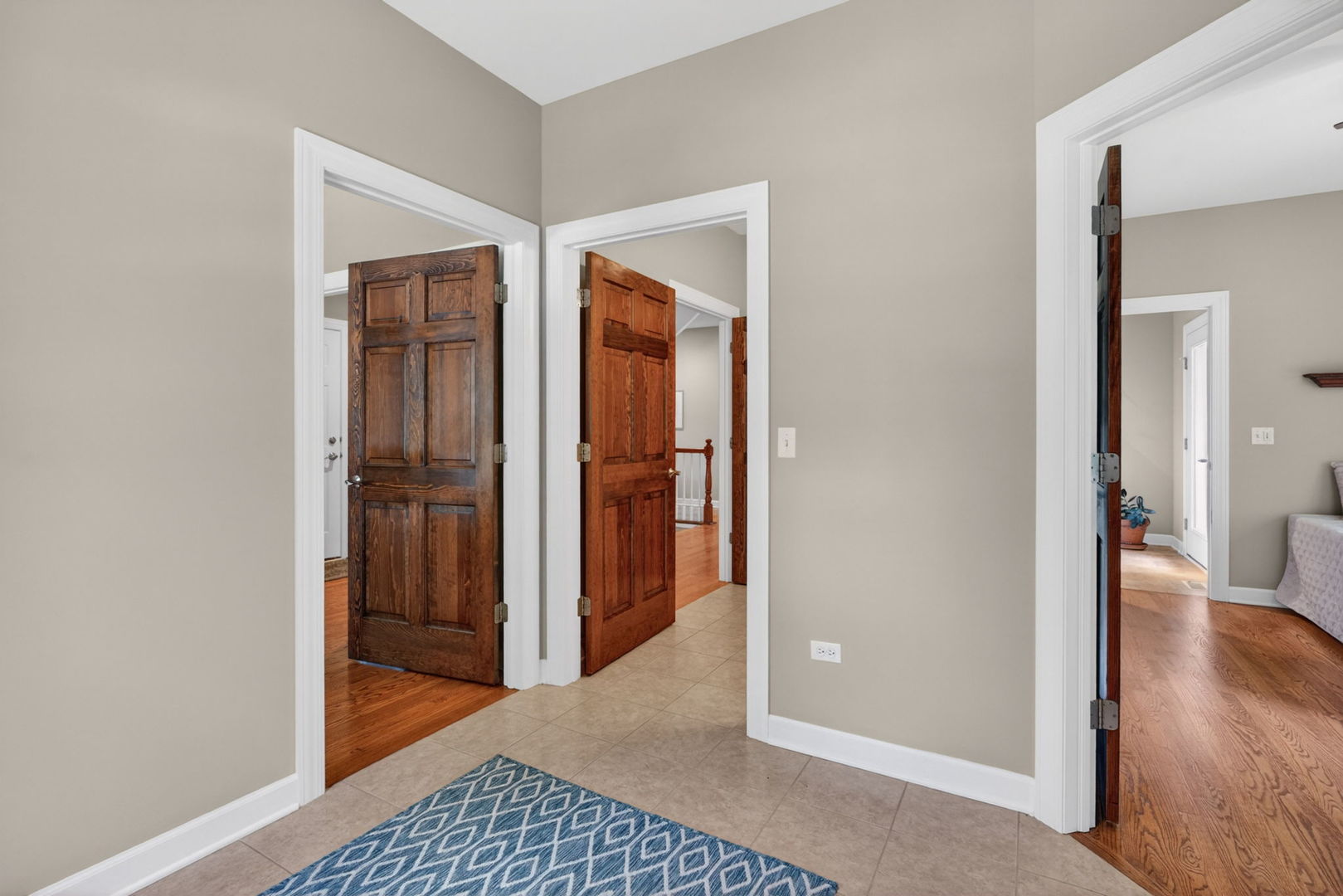 1045 MAGNOLIA Lane, Naperville, IL 60540