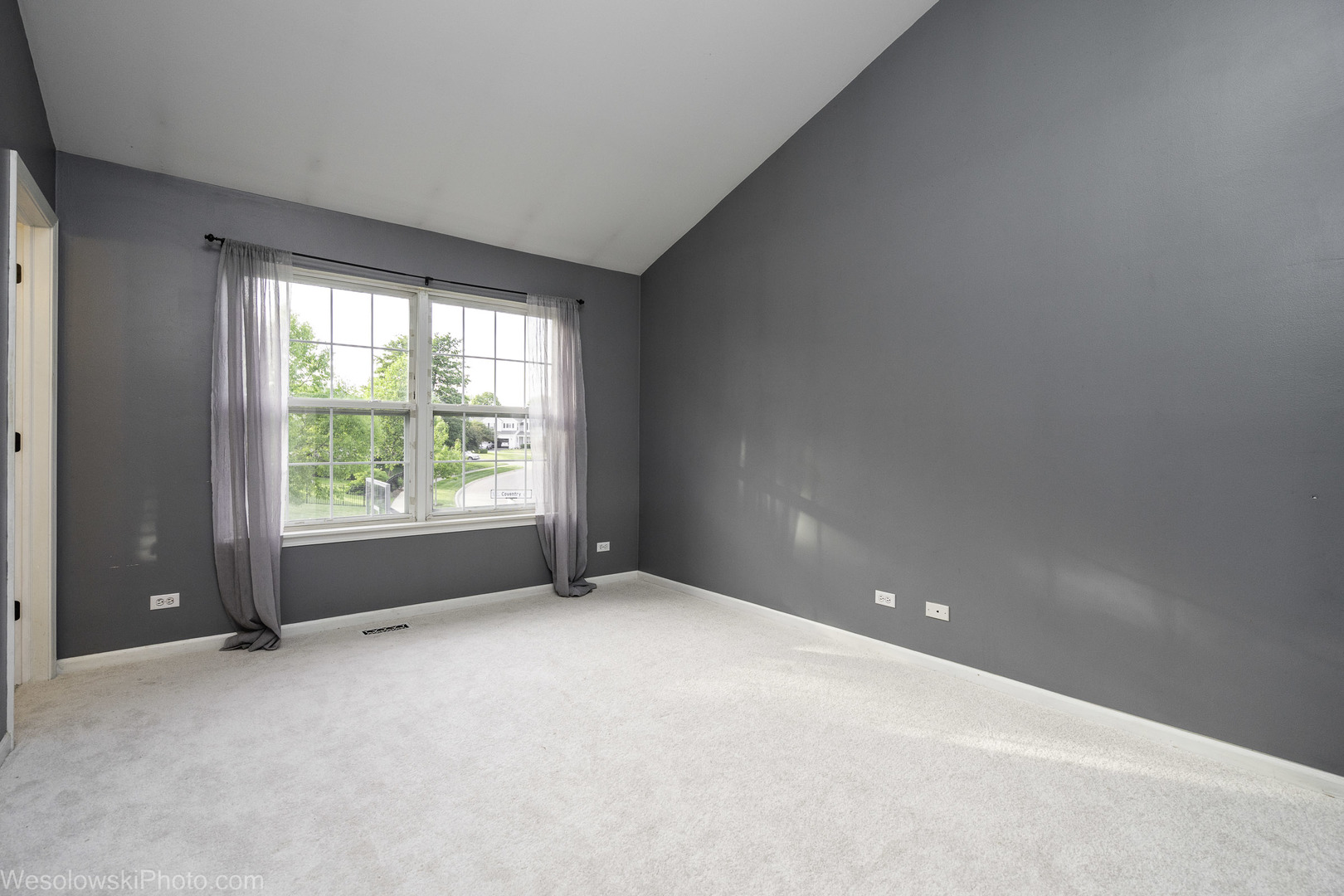 1 Coventry Court, South Elgin, IL 60177