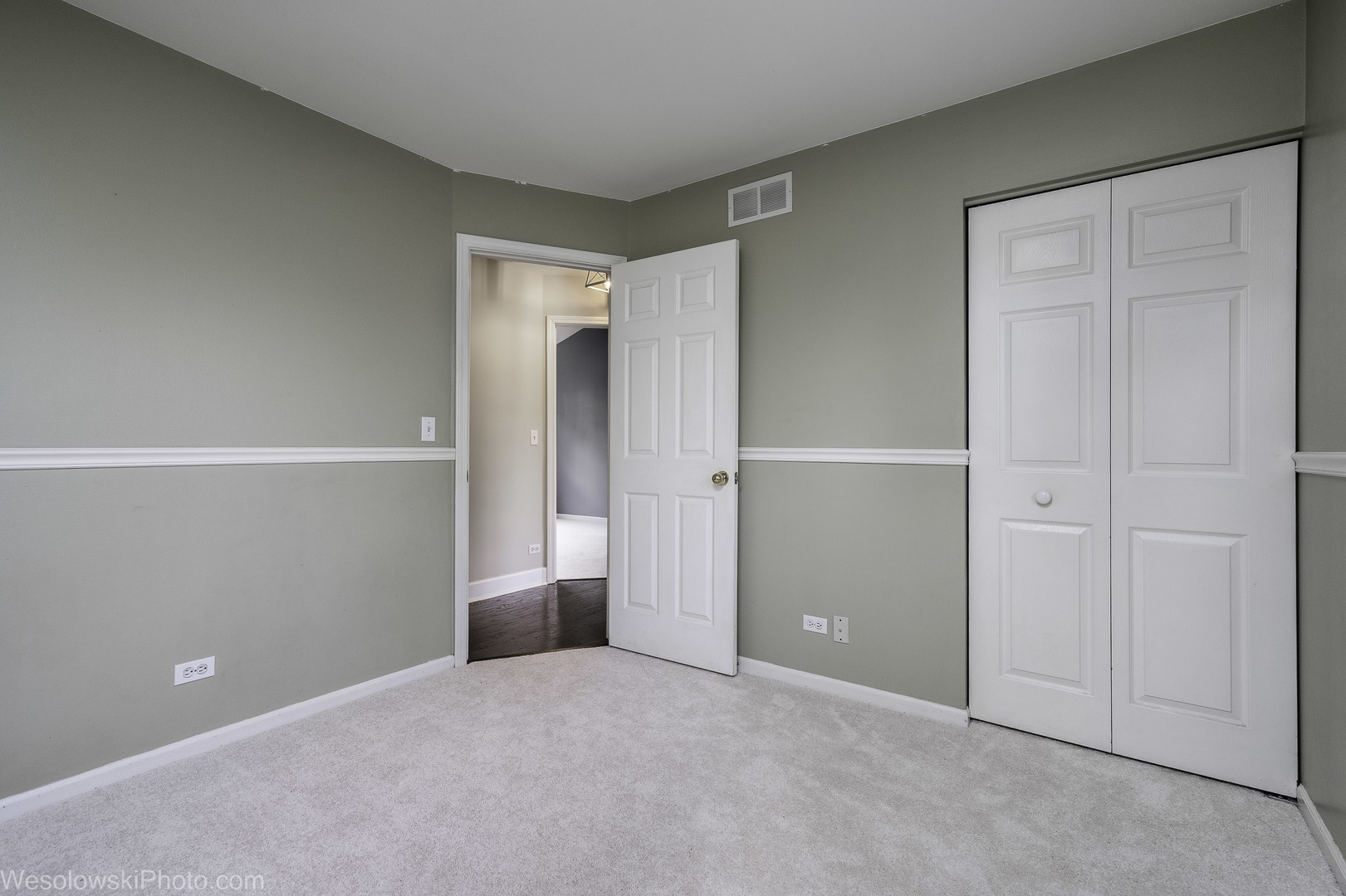 1 Coventry Court, South Elgin, IL 60177